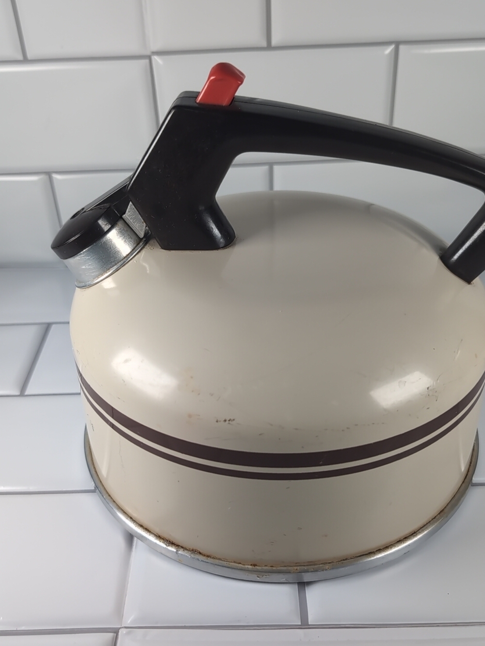Mirro Aluminum Classic Cream Whistling Tea Kettle with Brown Stripe Made In USA